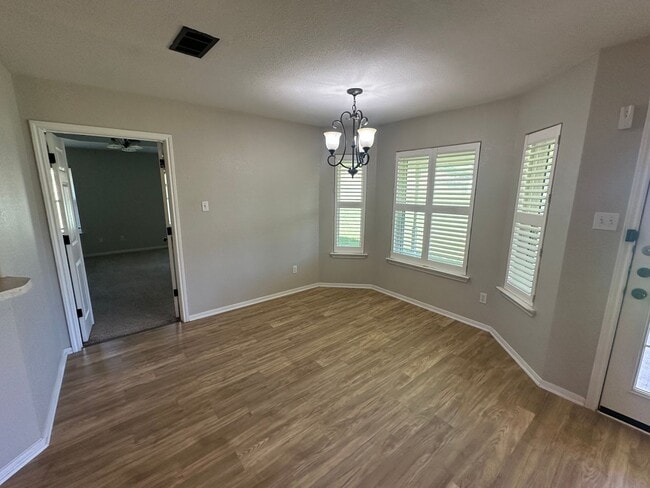 Building Photo - 3104 Valley Oaks Cir