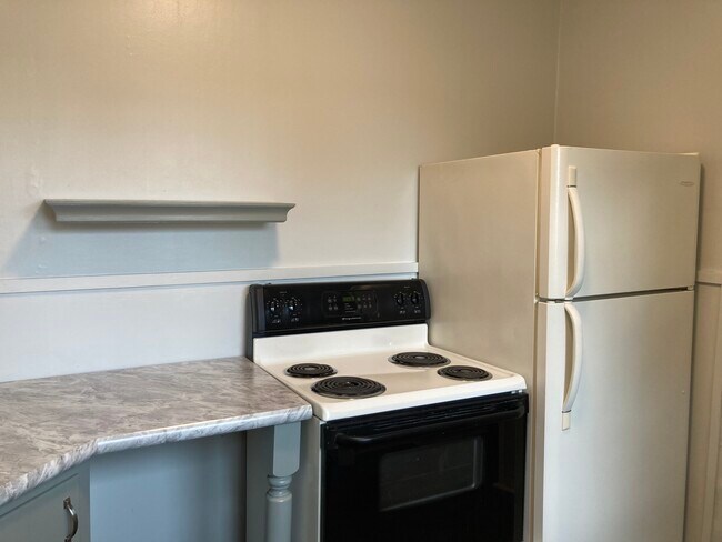 Building Photo - 537 8th St