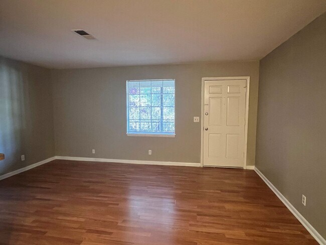 Building Photo - 321cam