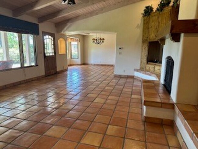 Foto del edificio - Ranch Home