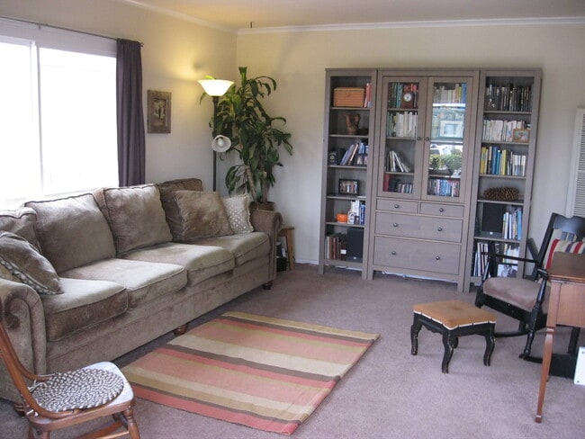 Foto del edificio - 645 Hamilton Ave