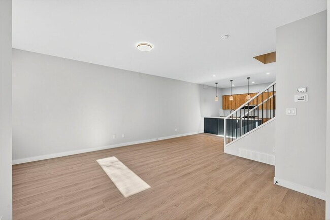 Photo du bâtiment - 10920-10130 130 St NW