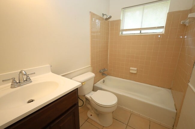 Building Photo - 1109 Dunwoody Dr