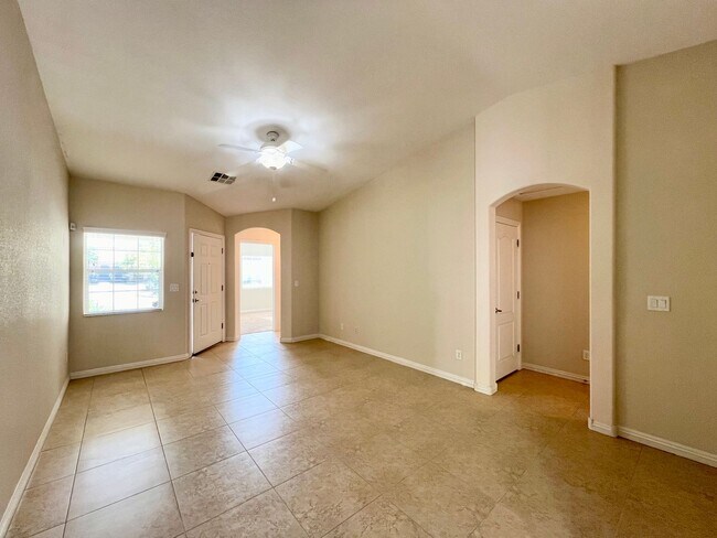 Foto del edificio - BEAUTIFUL 3BD/2BA SINGE STORY TOWNHOME IN ...