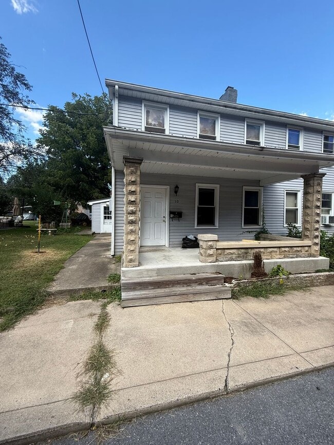 Building Photo - 10 McFarland St