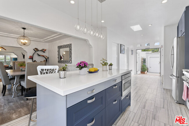 Foto del edificio - 2216 Kerwood Ave