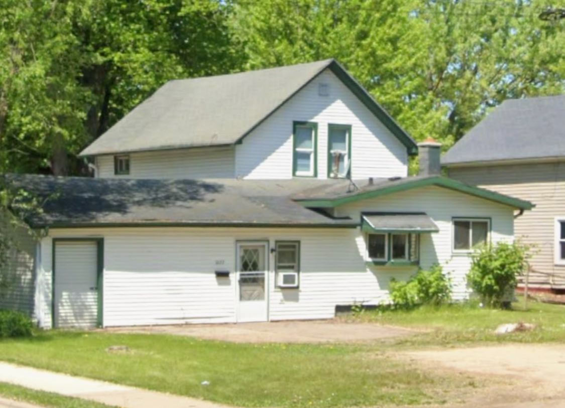 Primary Photo - 1022 S River St