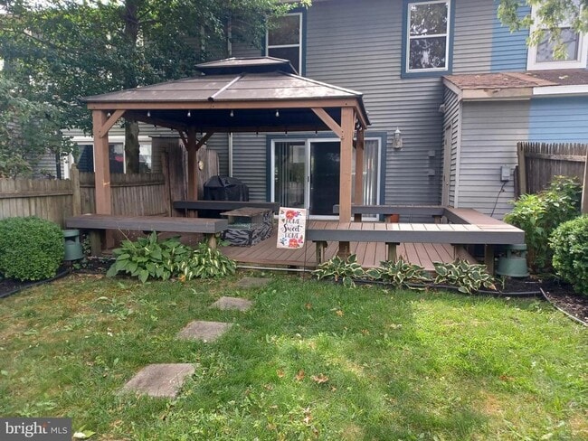 Building Photo - 403 Roberts Ln