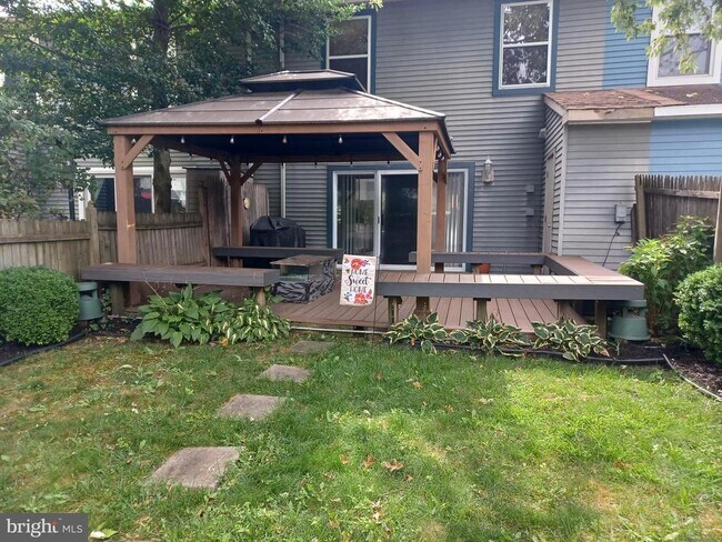 Foto del edificio - 403 Roberts Ln