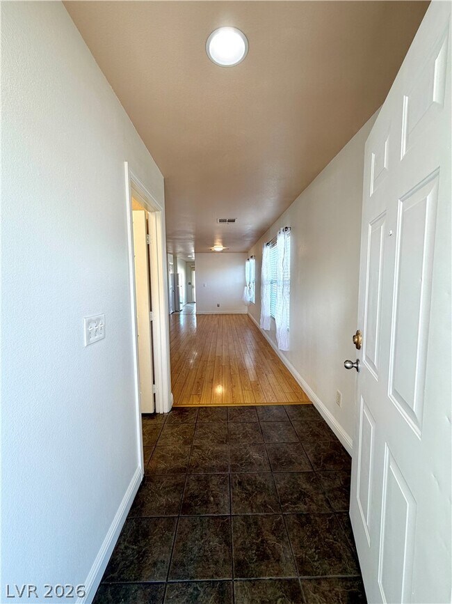 Building Photo - 5657 Doubleday St