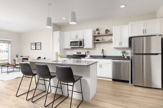 Interior Photo - Current 33