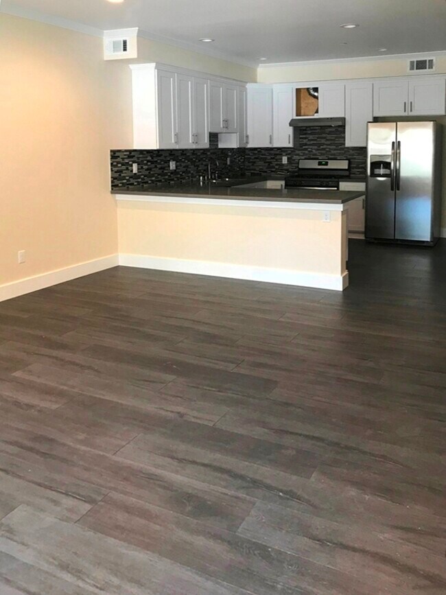 Foto del edificio - 1964 Main St