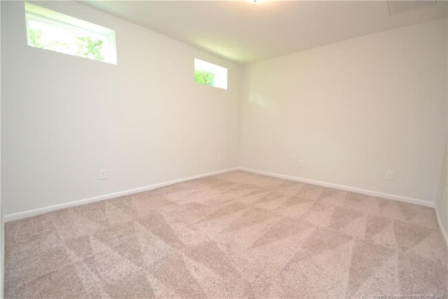 Building Photo - 1405 Luxor Dr