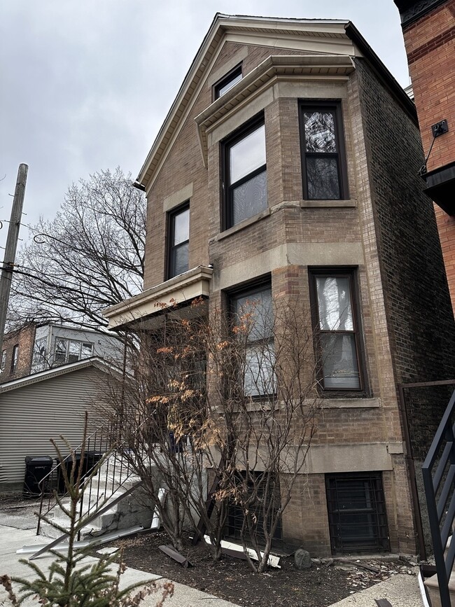 Building Photo - 2144 W Moffat St