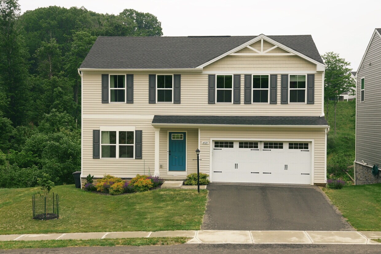 Foto principal - 4321 Zenith Ln
