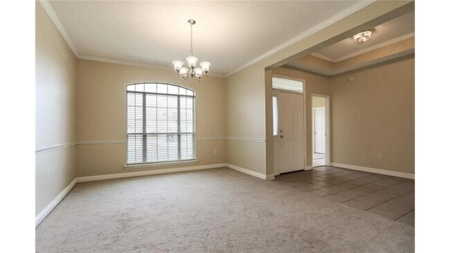 Building Photo - 966 Maple Creek Dr