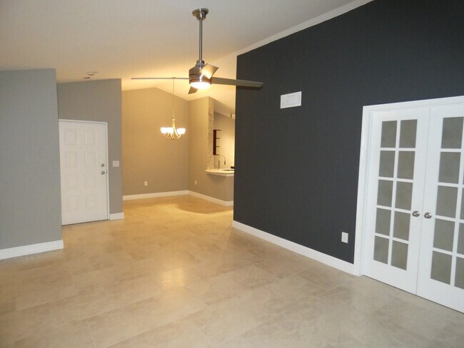 Building Photo - 2851 N Oakland Forest Dr