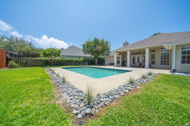 Building Photo - For Lease - Palm Bay 3 BR | 2 BA Home w/ P...