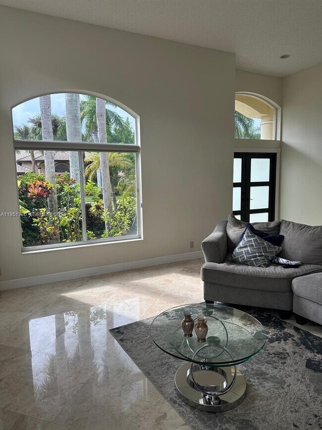 Foto del edificio - 19922 Dinner Key Dr