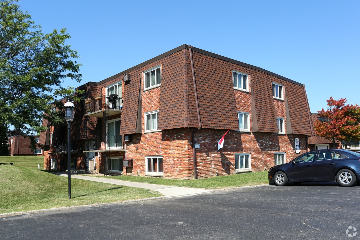 Camelot Village Apartments in Blasdell, NY
