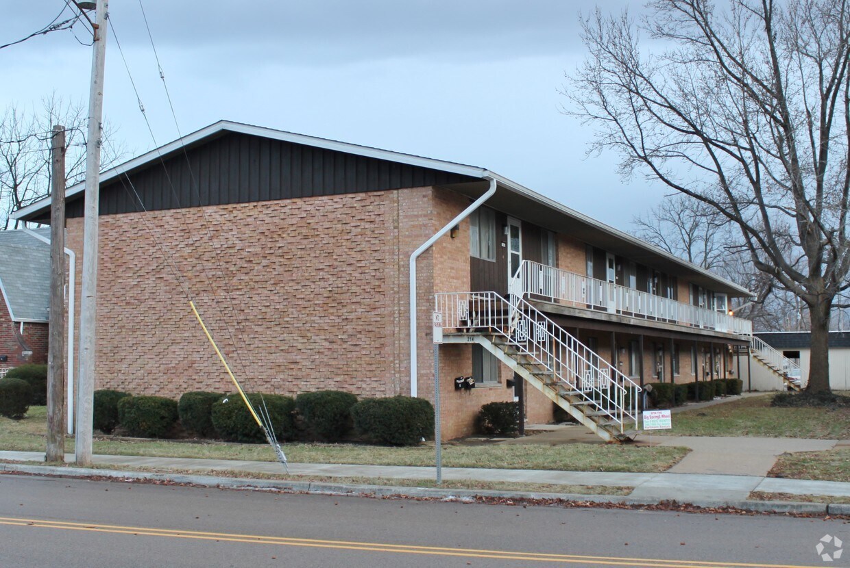 216 E Church St, Collinsville, IL 62234 Apartments in Collinsville