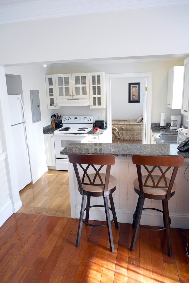 Foto del edificio - 611 Central Ave