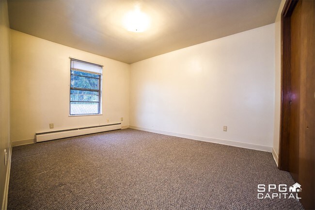 Foto del edificio - 300-304 W Walnut St