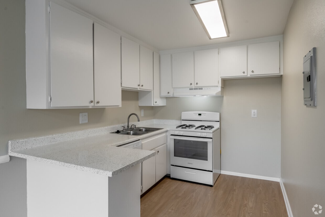 Photo - Strada Apartments