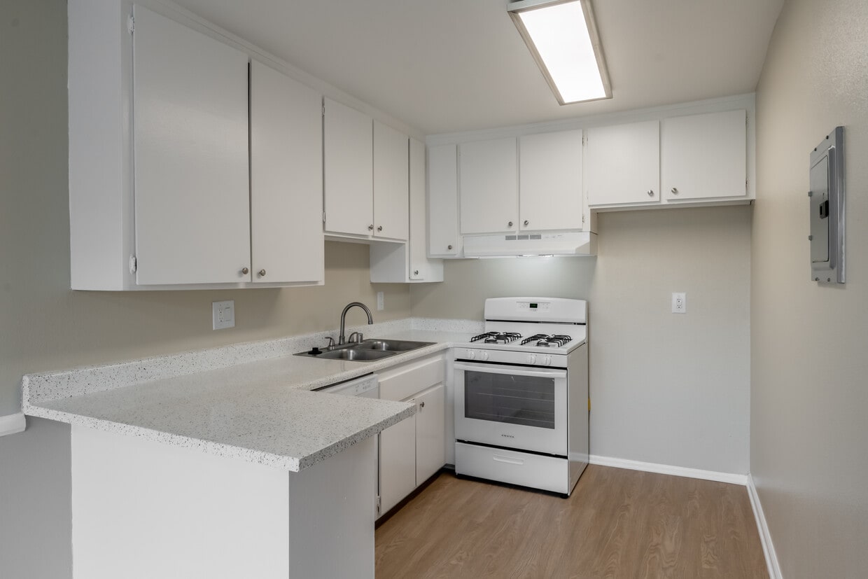 Photo - Strada Apartments