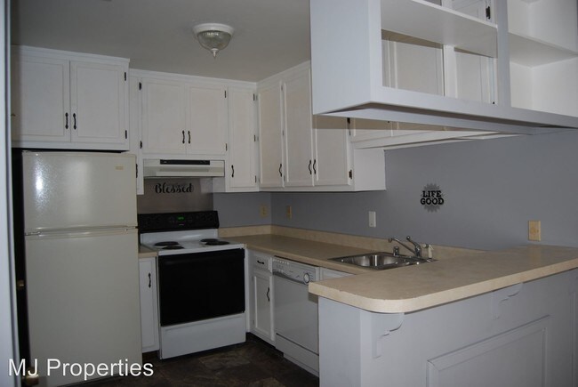 Building Photo - 3013 Live Oak Ln SW