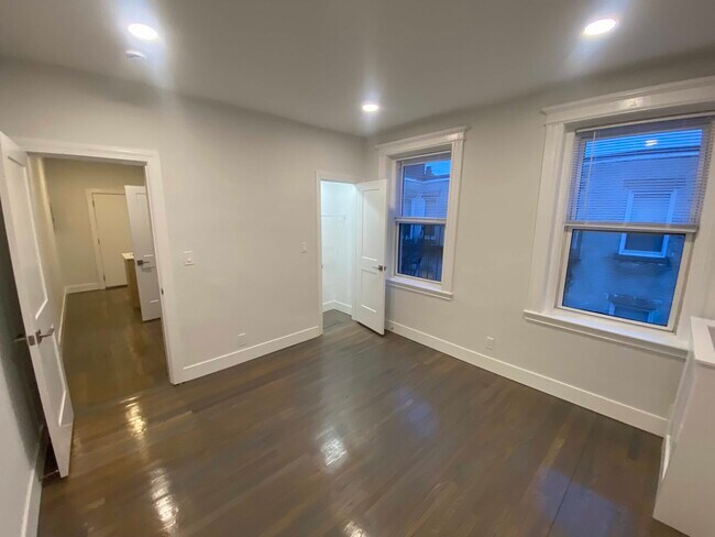 Building Photo - 111 Park Dr