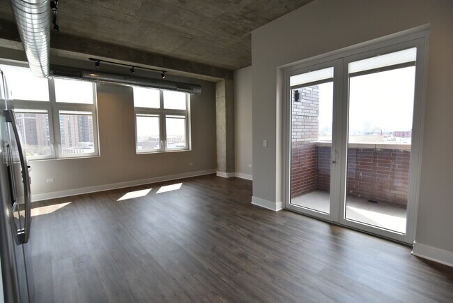 Foto del edificio - 3833 N Broadway