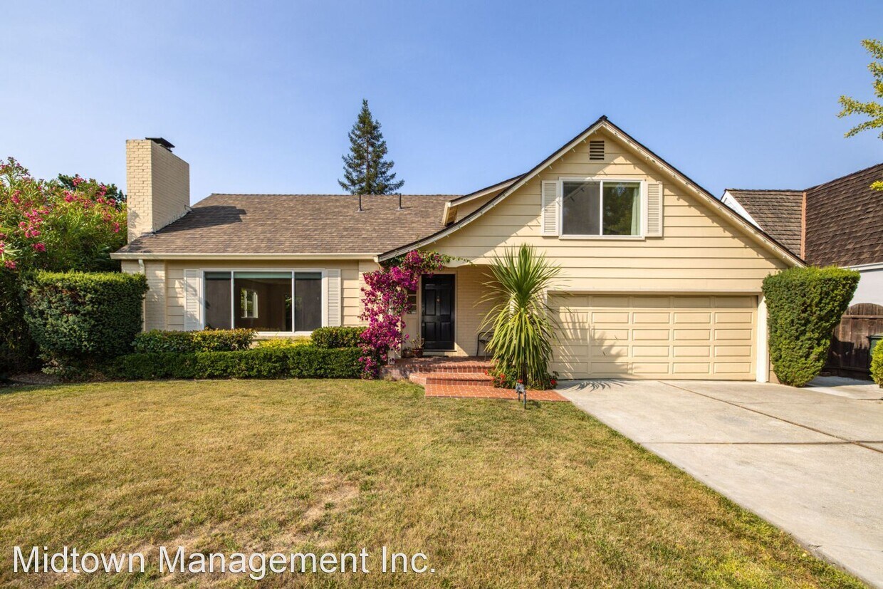 Primary Photo - 4 br, 3.5 bath House - 3138 Flowers Ln