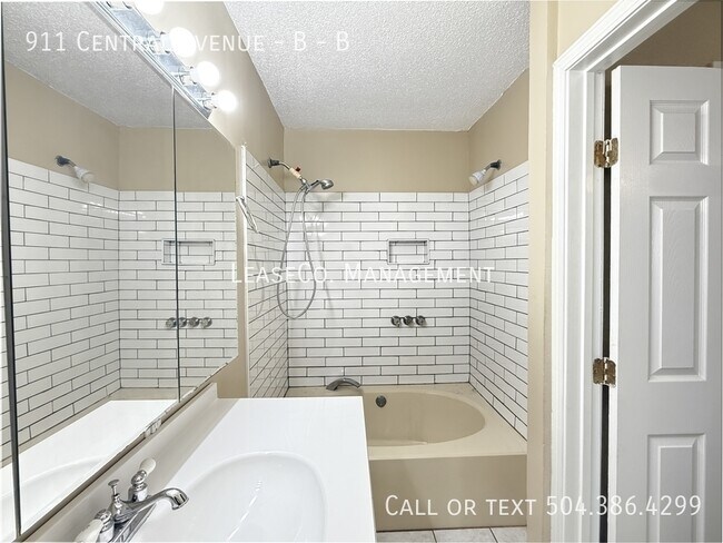 Building Photo - 911 Central Ave