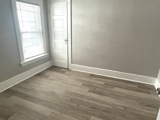 Foto del edificio - 762 E 7th St