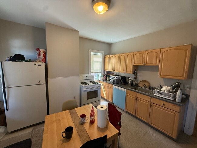 Photo - 348 Faneuil St Apartment