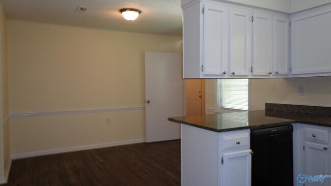Building Photo - 3910 W Oak Way SW