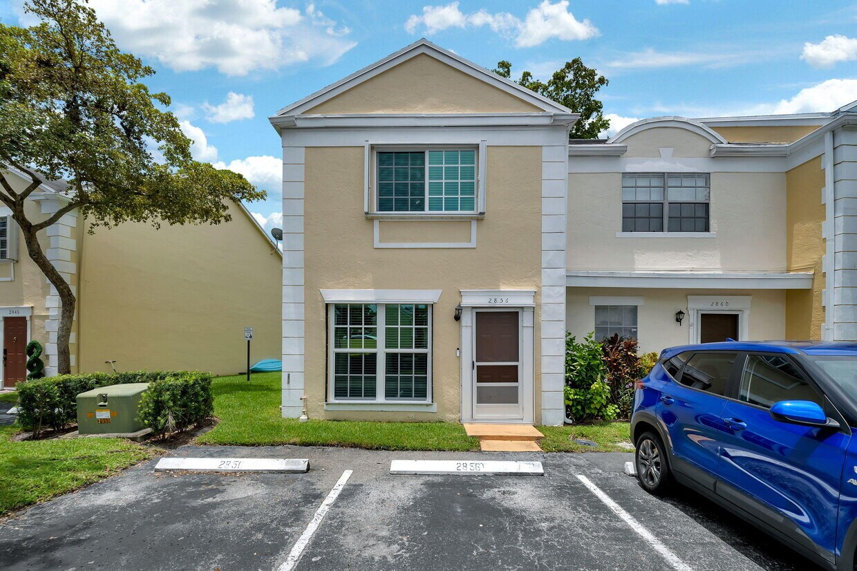 Foto principal - 2856 Belmont Ln