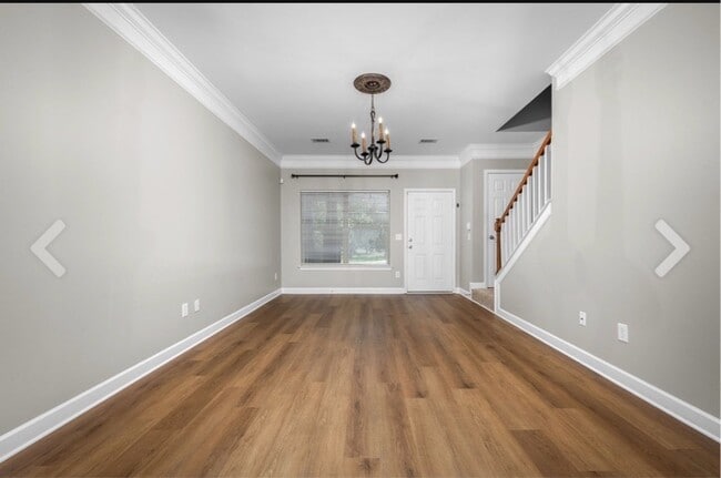 Building Photo - 105 4th Ave