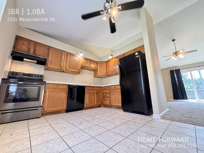 Building Photo - 1504 Meadowview Dr