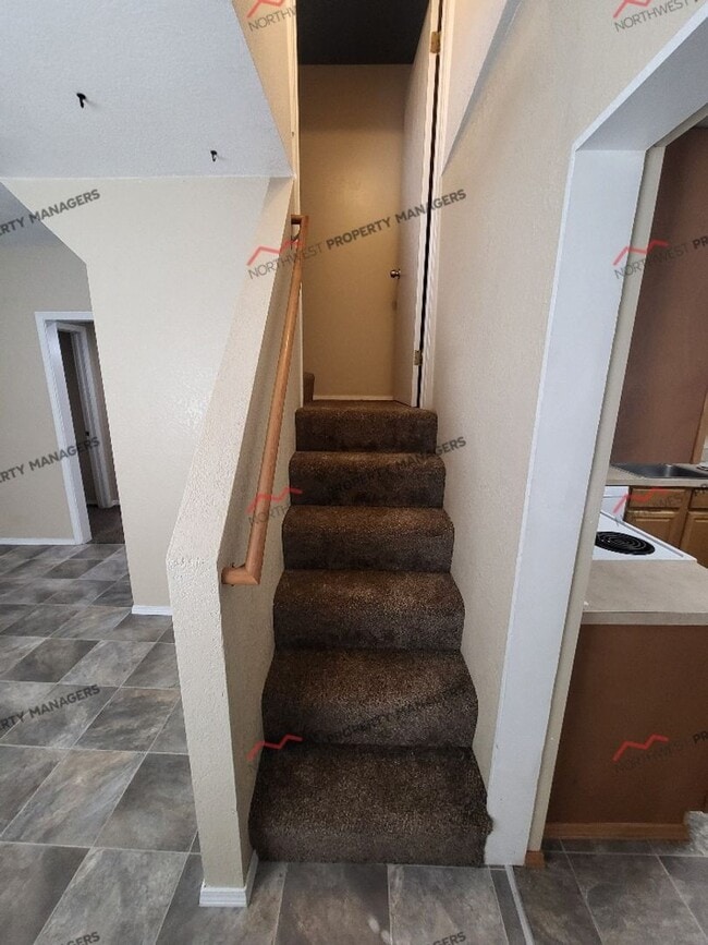 Building Photo - STATUS: *AVAILABLE* | R28 | $1895 + $100 FLAT RATE FOR W/S.*** MOVE IN SPECIAL!!! 1/2 OFF FIRST M...