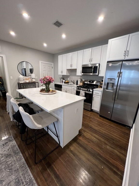 Building Photo - 209 E Cottage St