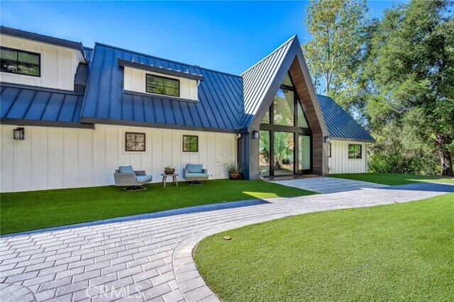 Building Photo - 24301 Sylvan Glen Rd