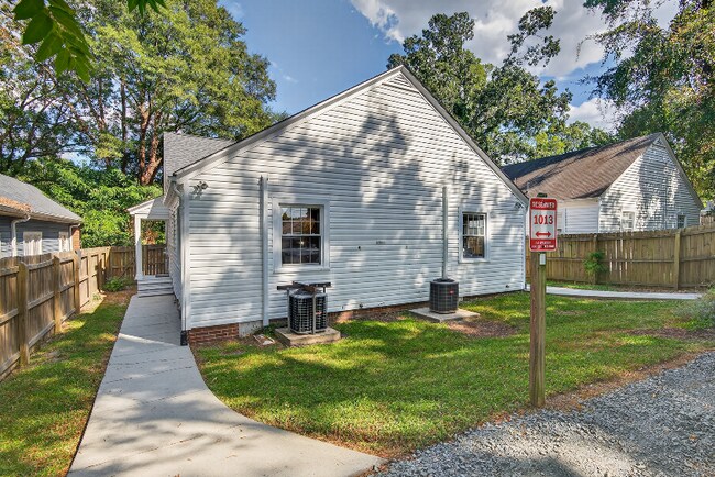 Building Photo - 1013 N Buchanan Blvd