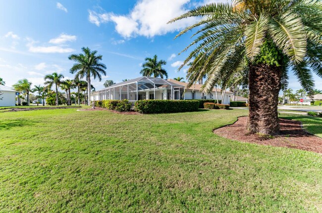 Foto del edificio - Seasonal Fully Furnished Home on Marco Island - AVAILABLE NOW
