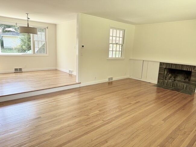 Building Photo - 56 Stonybrook Rd