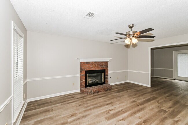 Foto del edificio - 2236 Oak Hollow Ln