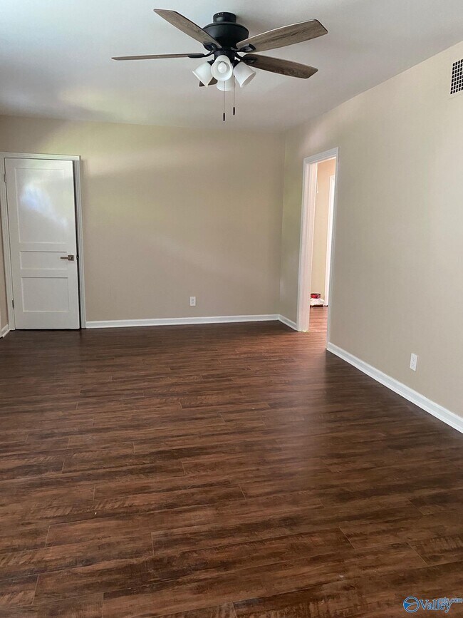 Foto del edificio - 3609 Lakewood Dr NW