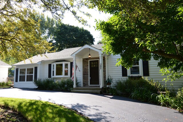 Building Photo - 305 Princeton Ave