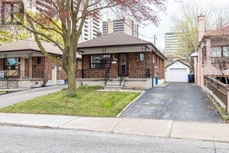 Building Photo - 401 Ridelle Ave